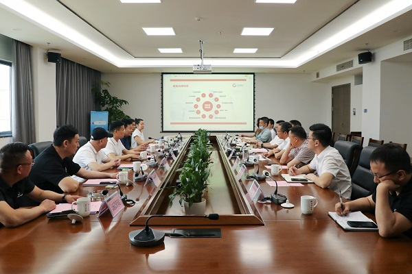 6月7日，甘肃温州商会、中利集团来访集团开展商务洽谈 (1).jpg